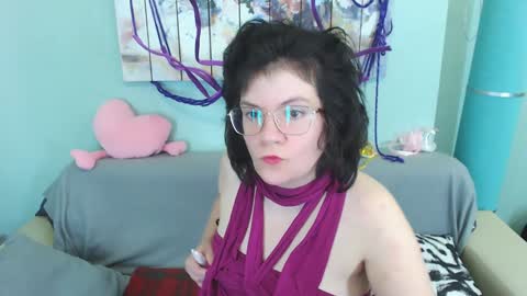 Everly online show from December 2024 01:02:01 AM