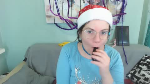 Everly online show from December 2024 04:54:01 PM