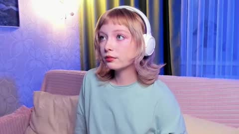 Snapshot of eves_eyes chatting on October 2025 11:22:02 AM Forget me not eve on CB online show from October 2025 11:22:02 AM