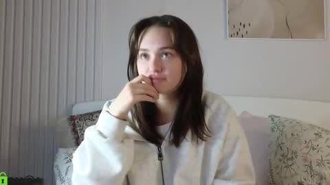 evi_woow online show from December 2024 08:39:01 PM