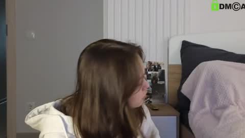 evi_woow online show from February 2025 09:36:01 PM