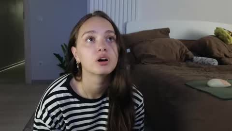 evi_woow online show from September 2025 08:52:02 PM