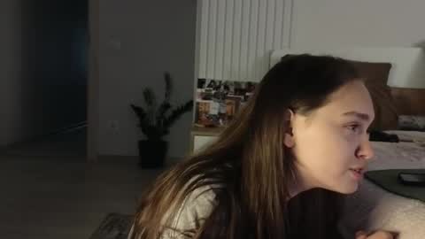 evi_woow online show from September 2025 12:45:02 AM