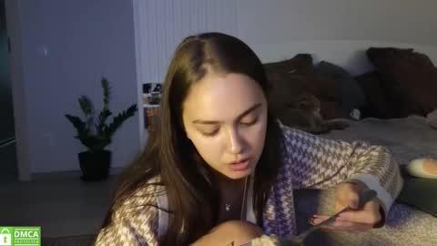 evi_woow online show from September 2025 10:00:01 PM