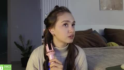 evi_woow online show from October 2025 10:32:02 PM