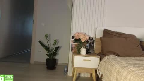 evi_woow online show from October 2025 09:20:01 PM