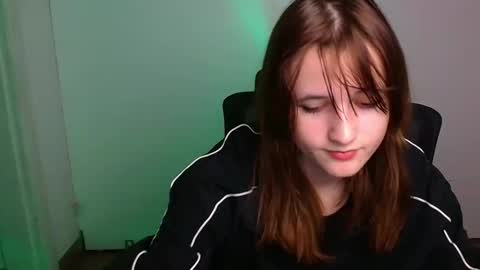 Evie online show from November 2025 12:04:01 PM