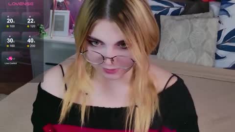 evie_val online show from November 2025 03:23:02 PM