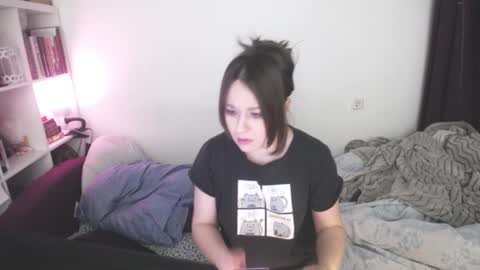 Snapshot of eviecuster chatting on January 2025 11:52:02 PM Im gonna be on in 2 hours online show from January 2025 11:52:02 PM