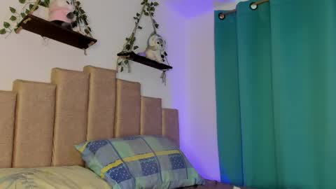 Ivi Alejandra  online show from May 2026 03:08:01 PM