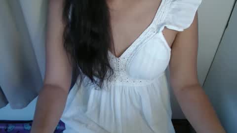 evielyn23 online show from June 2026 09:39:01 PM
