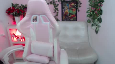 Snapshot of evil_stepmothers chatting on October 2025 07:55:02 PM Pamela online show from October 2025 07:55:02 PM