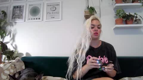Snapshot of evillers1 chatting on February 2025 12:16:01 AM Badblondebunny online show from February 2025 12:16:01 AM