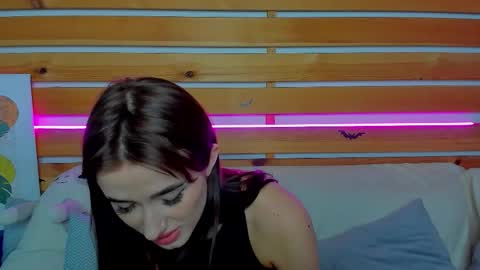 Snapshot of evisdailyy chatting on December 2025 02:51:01 AM Evis online show from December 2025 02:51:01 AM