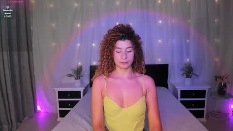 Snapshot of evoletbee chatting on November 2025 01:13:02 PM Evolet online show from November 2025 01:13:02 PM