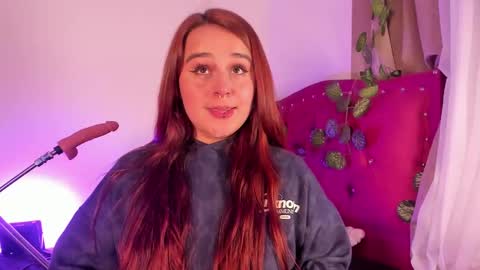 Snapshot of evy_orange1 chatting on January 2025 01:43:02 AM EVY online show from January 2025 01:43:02 AM