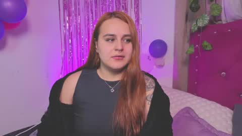 Snapshot of evy_orange1 chatting on September 2025 11:28:01 PM EVY online show from September 2025 11:28:01 PM