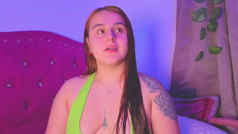 Snapshot of evy_orange1 chatting on October 2025 11:34:02 PM EVY online show from October 2025 11:34:02 PM