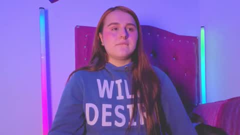 Snapshot of evy_orange1 chatting on October 2025 01:08:02 AM EVY online show from October 2025 01:08:02 AM