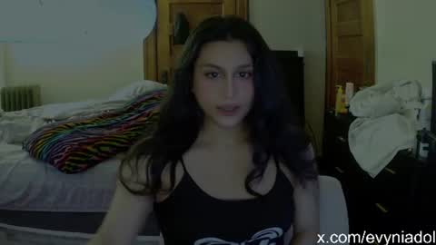 Avelyn Evynia online show from July 2026 03:21:02 PM
