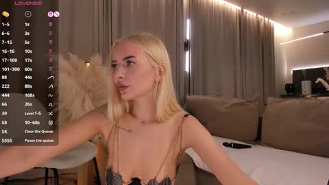 Snapshot of ewagreen chatting on November 2025 08:03:01 PM Eva m1racle online show from November 2025 08:03:01 PM