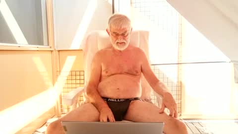 Naaktloper online show from July 2026 12:51:01 PM