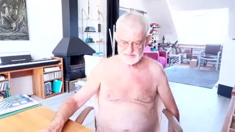 Naaktloper online show from July 2026 01:39:02 PM