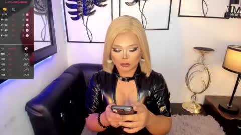 Snapshot of exotic_lindsay chatting on June 2026 01:39:01 AM Lindsay online show from June 2026 01:39:01 AM