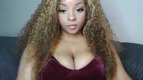 Snapshot of exoticempress18 chatting on March 2026 04:39:01 AM Paris online show from March 2026 04:39:01 AM