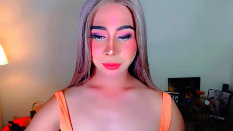 expensive_elise online show from March 2026 04:44:02 PM