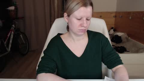 Crystal online show from December 2024 04:53:01 PM