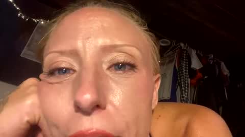 Snapshot of extacy5150 chatting on September 2025 06:46:02 AM extacy5150 online show from September 2025 06:46:02 AM