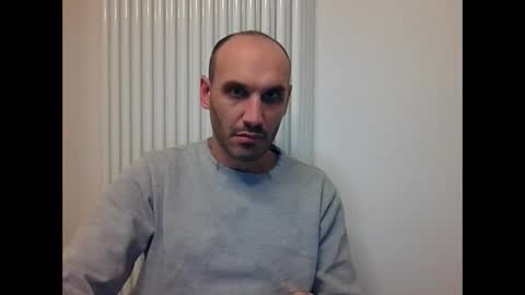 Snapshot of extr0 chatting on March 2026 11:09:01 PM Extro online show from March 2026 11:09:01 PM
