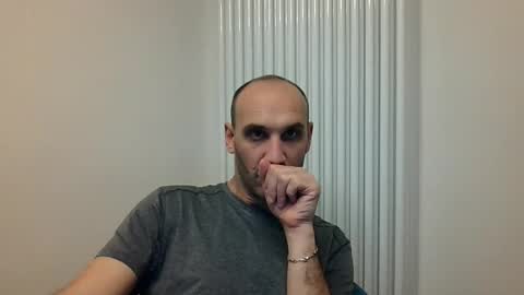 Snapshot of extr0 chatting on April 2026 10:03:01 PM Extro online show from April 2026 10:03:01 PM
