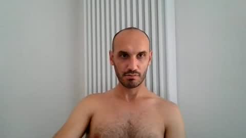 Snapshot of extr0 chatting on June 2026 12:33:02 PM Extro online show from June 2026 12:33:02 PM