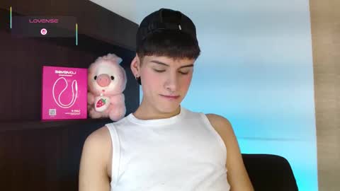 Juan online show from November 2025 04:44:02 AM