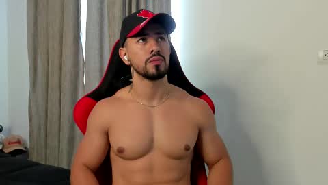 Ezzio Scolaro online show from October 2025 02:04:02 PM