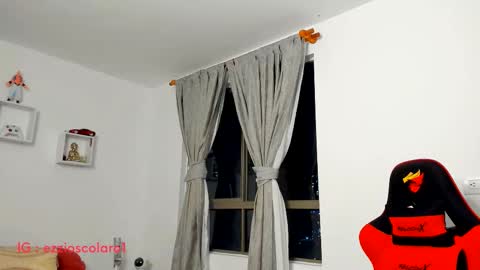 Ezzio Scolaro online show from December 2025 12:53:01 AM