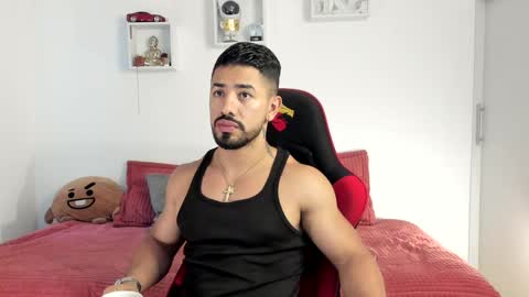 Ezzio Scolaro online show from April 2026 09:46:01 PM