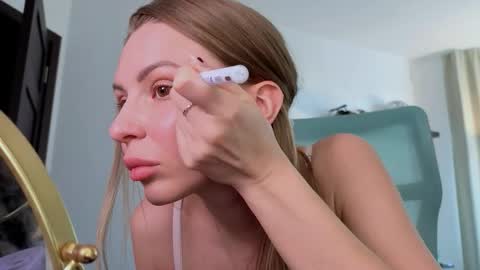 Snapshot of f1oraa chatting on March 2026 11:16:01 AM if you dont have fansly account yet use this link to registration online show from March 2026 11:16:01 AM