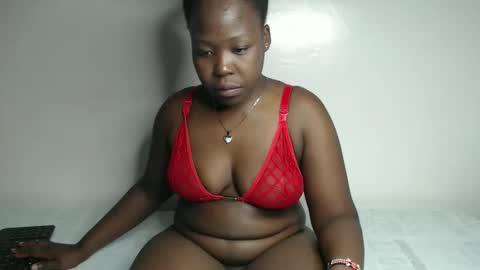 Snapshot of fabbie01 chatting on December 2025 05:44:02 PM Miss Fabby online show from December 2025 05:44:02 PM