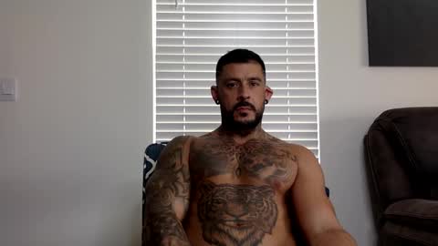 Fabianelgalan online show from February 2025 05:41:02 PM