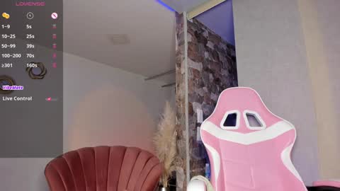 Thianna online show from December 2024 08:31:01 AM