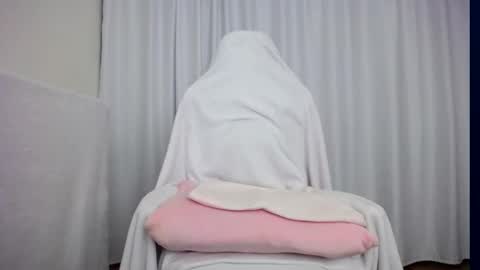 Snapshot of faceless___ chatting on September 2025 10:28:01 AM Bree online show from September 2025 10:28:01 AM