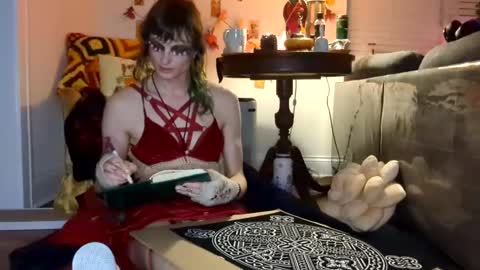 Snapshot of faequeenmommy chatting on December 2024 02:20:02 AM Goddess Fae the Feral Fairy Witch online show from December 2024 02:20:02 AM