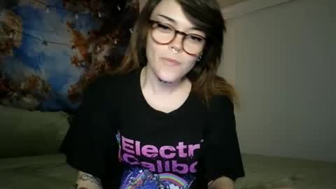 Snapshot of faerienugs chatting on December 2024 04:51:02 AM Faerie 3 online show from December 2024 04:51:02 AM