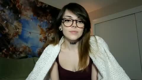 Snapshot of faerienugs chatting on February 2025 04:21:01 AM Faerie 3 online show from February 2025 04:21:01 AM