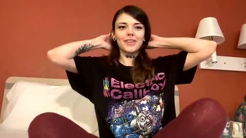 Snapshot of faerienugs chatting on March 2025 01:42:02 AM Faerie 3 online show from March 2025 01:42:02 AM