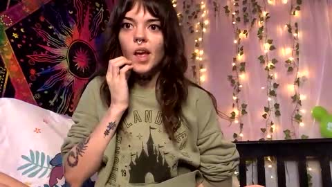 Snapshot of faerienugs chatting on September 2025 11:41:02 PM Faerie 3 online show from September 2025 11:41:02 PM