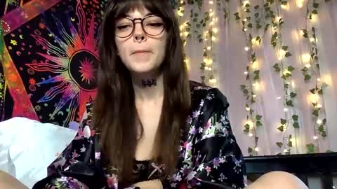 Snapshot of faerienugs chatting on October 2025 09:45:01 PM Faerie 3 online show from October 2025 09:45:01 PM